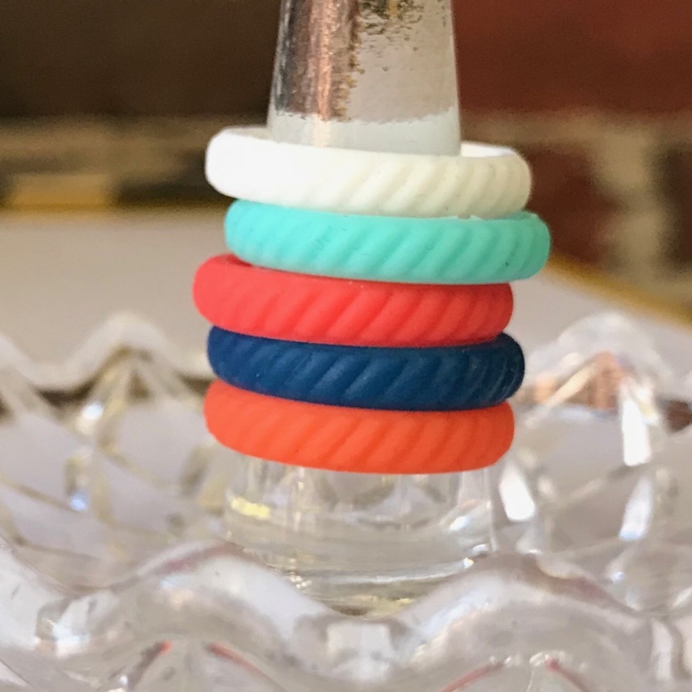 6 Stackable Silicone Wedding Ring Bands - Knotted